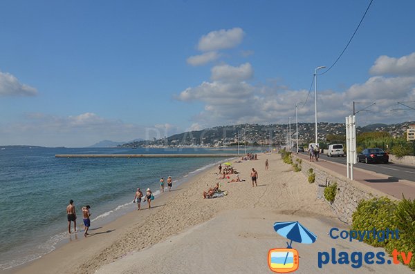 Photo of the West beach in Juan les Pins