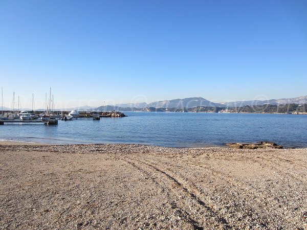 Beach in Le Pradet next to the port