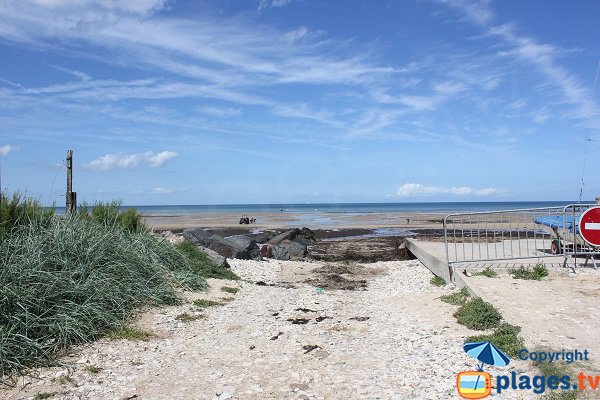 Accès à la plage du Paisty Vert