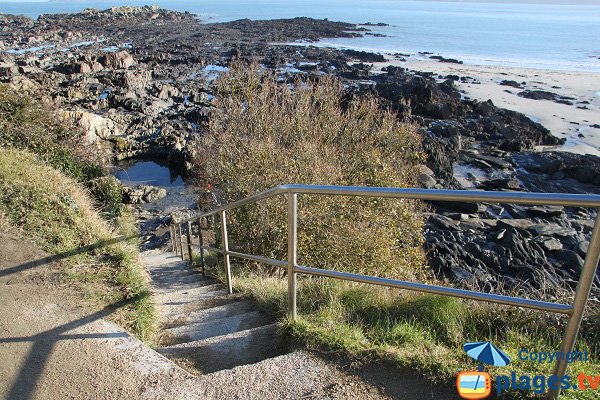 Accès à la plage de la Palud de Locquirec