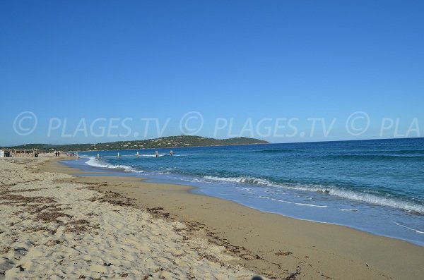 Strand von Pampelonne mit Blick auf den Cap du Pinet