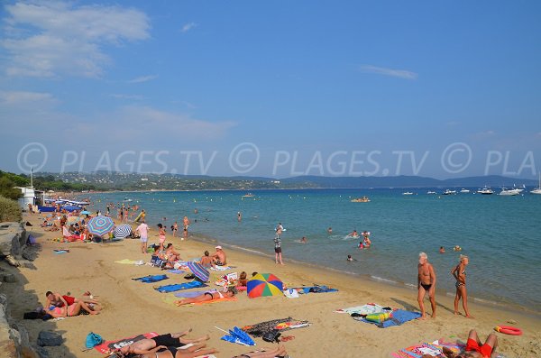 Plage du Parc avec vue sur la baie de Cavalaire - Var