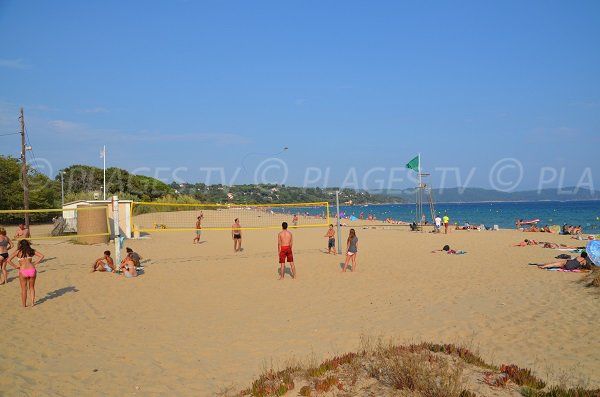 Beach volley sur la plage du Pardigon