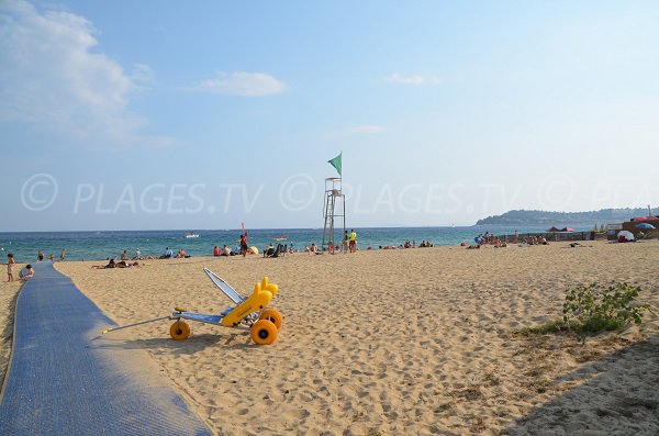 Zugang zum Strand von Pardigon für Menschen mit eingeschränkter Mobilität