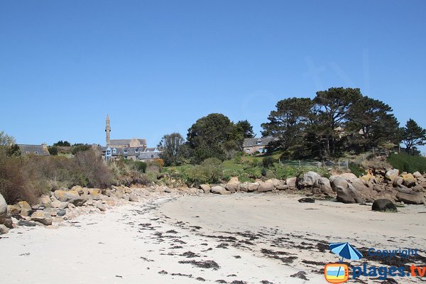 Environment of the beach of Park an Illiz on the island of Callot