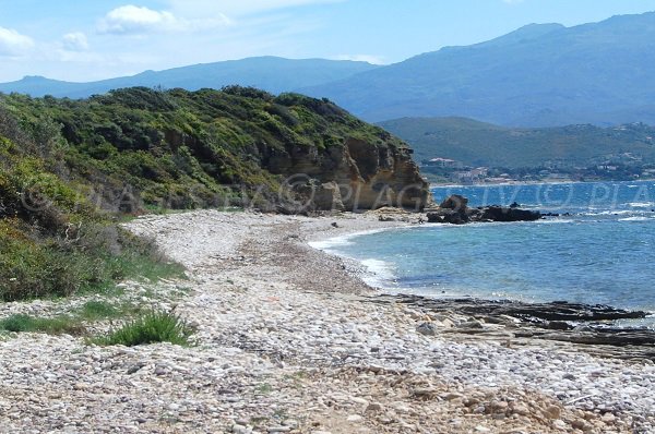 Plage de Patrimonio en galets - Haute Corse