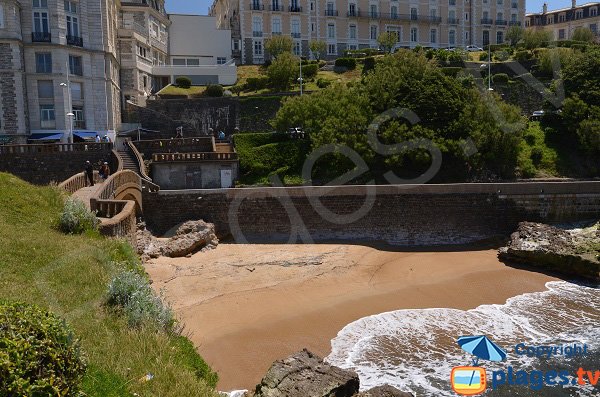 Photo of the beach near the harbor of Biarritz