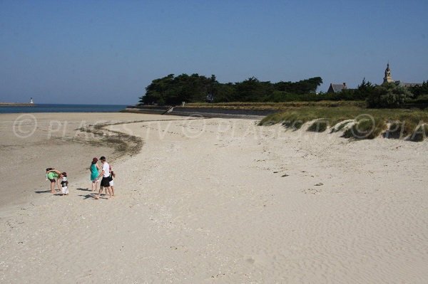 Beach at the tip of Pen Bron in La Turballe