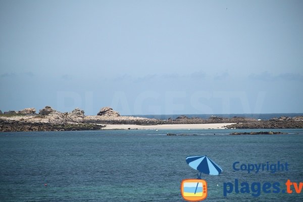 Plage de sable sur la presqu'ile de Penn Enez