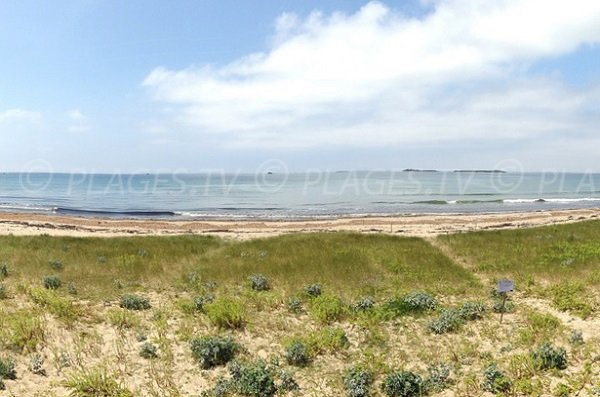 Beach at the entrance to the Quiberon peninsula