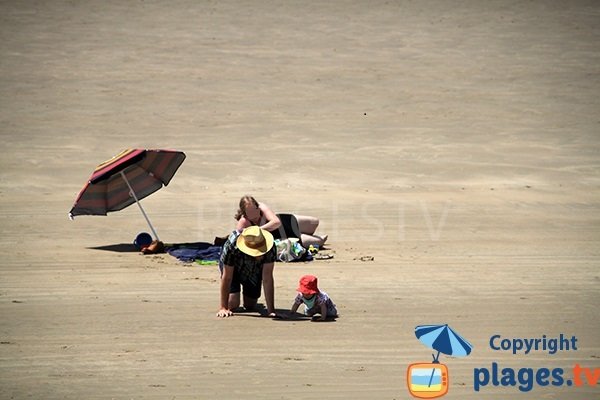 Grande plage de sable à Saint Nic