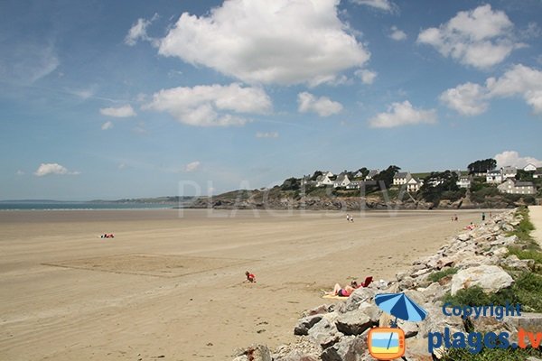 Environnement de la plage de Saint Nic dans le Finistère