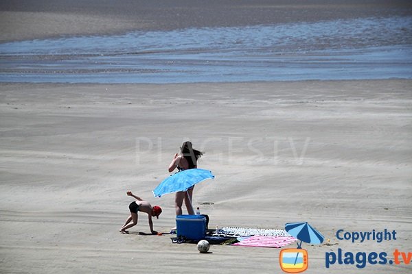 Grande plage de sable à Saint Nic