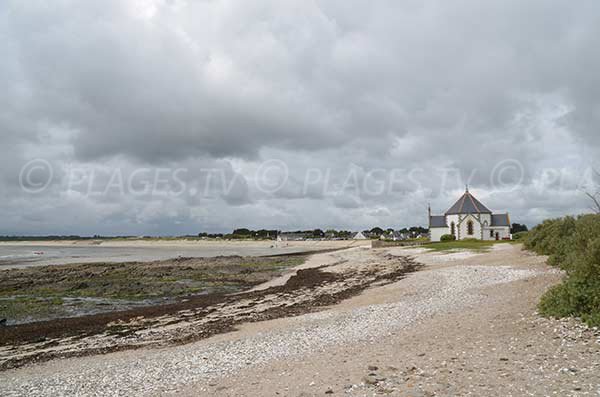 Plage à côté de la chapelle ND de la Côte à Penvins