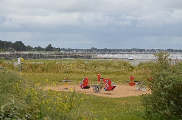 Jeux pour les enfants sur la plage de Penvins