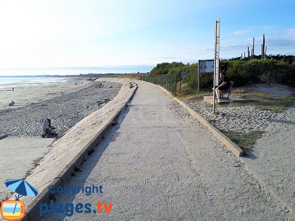 Plage à côté de la chapelle de Penvins à Sarzeau