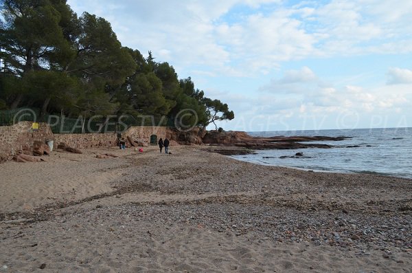 Spiaggia di sabbia della Pescade a St Raphaël - Francia