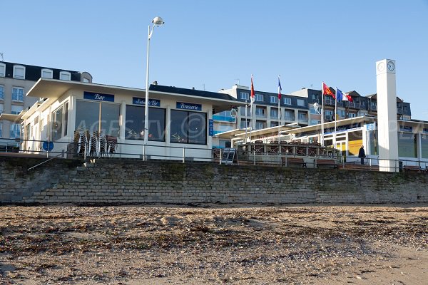 Seaside front along Petit Enfer beach (Luc sur Mer)