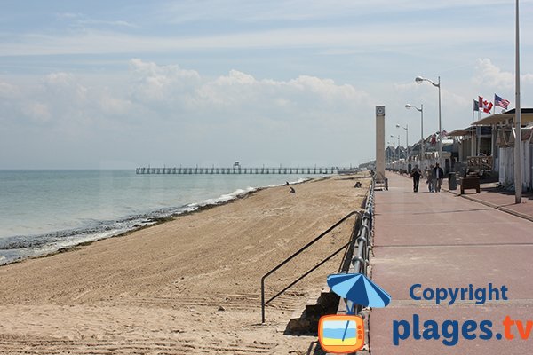 Promenade along Petit Enfer beach - Luc sur Mer