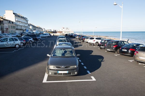 Parking de la plage du Petit Enfer