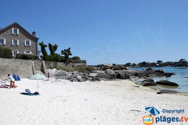 Restaurant sur la plage du Petit Nice à Brignogan