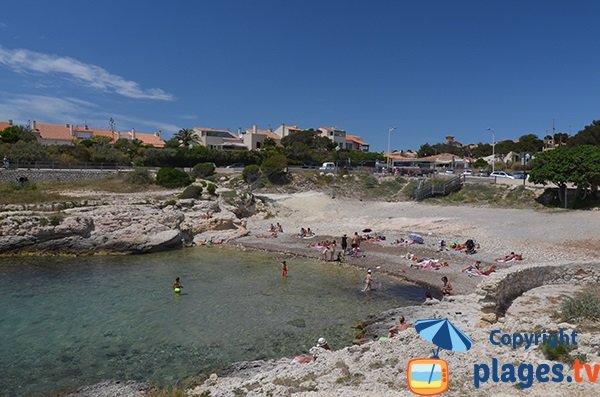 Spiaggia del Petit Nid a Sausset les Pins - Francia