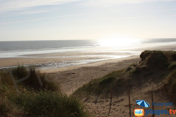 Petit Sochard beach towards Pont d'Yeu