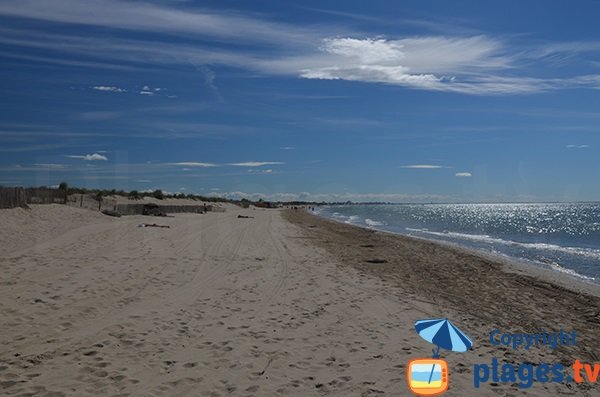 Photo de la plage du Petit Travers à côté du parking