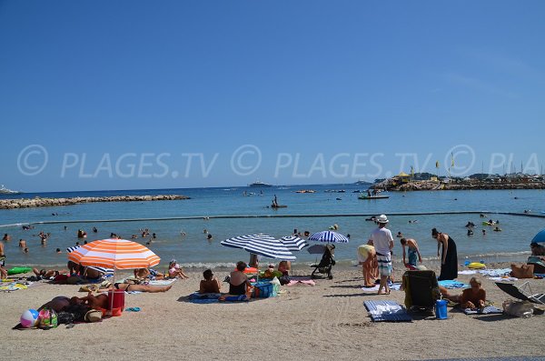 Beach protected from jellyfish in Beaulieu sur Mer