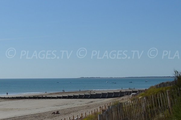 Peu Ragot beach in La Couarde sur Mer in France