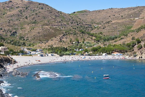 Vue aérienne de la plage de Peyrefite de Cerbère