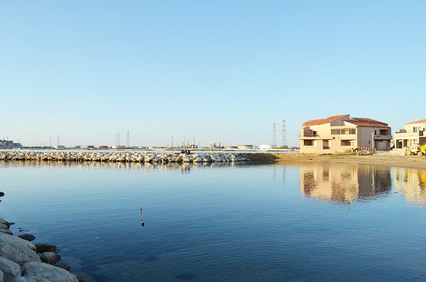 Spiaggia del porto di Fos sur Mer in Francia