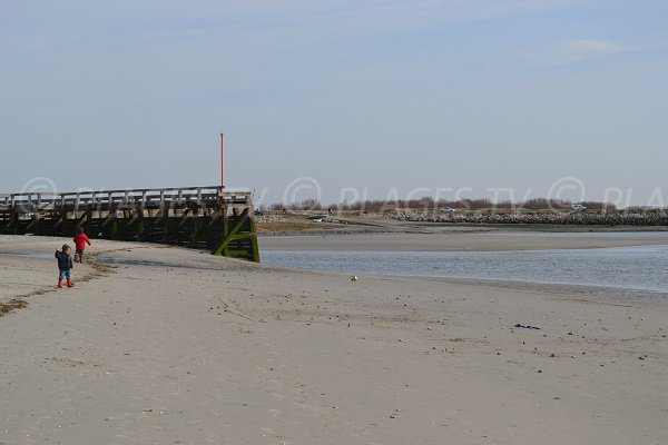 Entrée du port de pêche du Crotoy