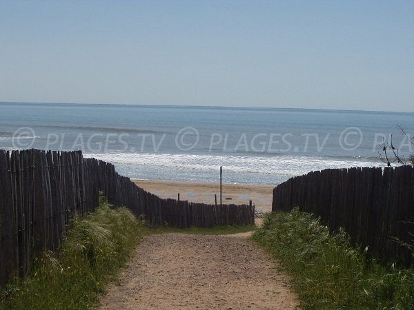 Access to Lighthouse beach in La Tranche sur Mer