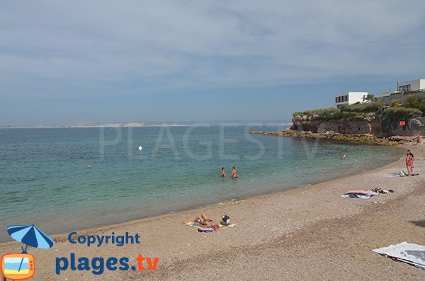 Plage dans l'anse des Phocéens à Marseille 8