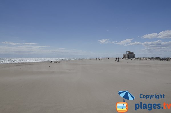 Rettungsstation am Strand von Arles