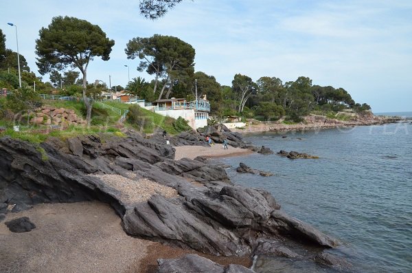 Plage de Pierre Blave à St Raphaël dans le Var