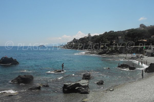 Rochers sur la plage de Pietranera en Haute Corse