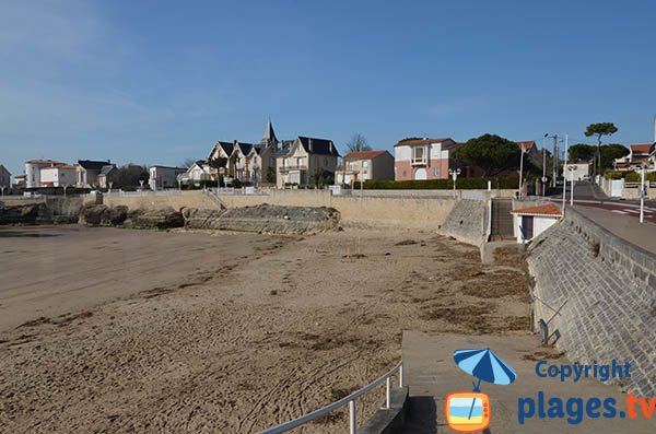 Accès à la plage du Pigeonnier à Royan