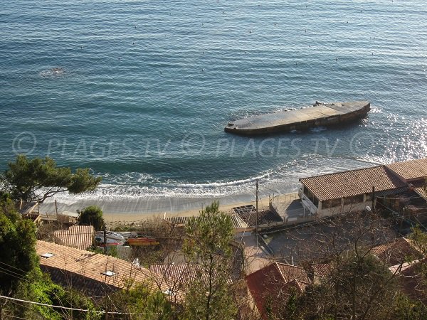 Plage du Pin de Galle du Pradet avec les cabanons