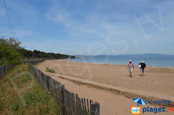 Foto della spiaggia della Pinède a Hyères