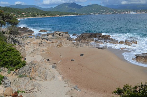 Plage secrète dans le golfe de Valinco en Corse