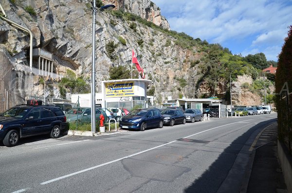 Access to the nudist beach in Cap d'Ail