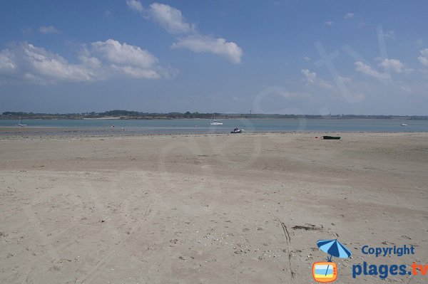 Beach of Pissotte at low tide - St Jacut