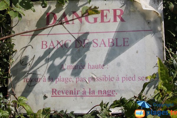 Banc de sable sur la plage de la Pissotte