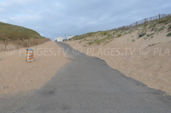 Accès et poste de secours de la plage de Capbreton - Landes