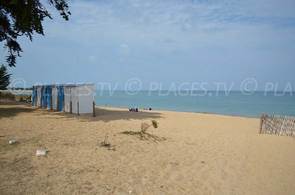 Cabines de bains de la plage de Planginot