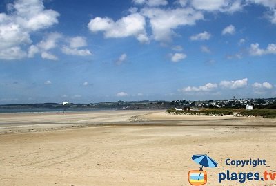 Plage à Plomodiern