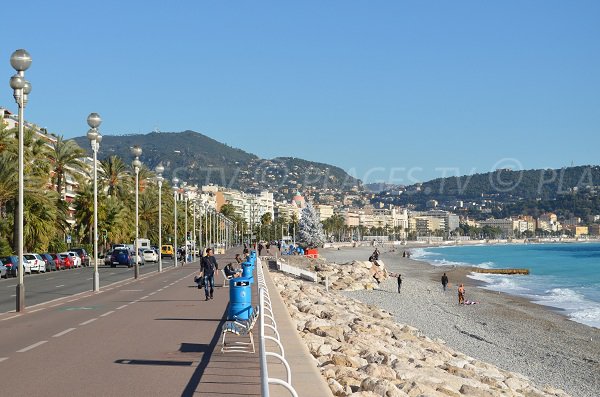 Promenade des Anglais auf Höhe des Poincaré-Strandes