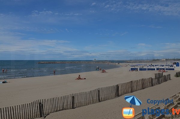 Plage publique dans le centre de La Grande Motte